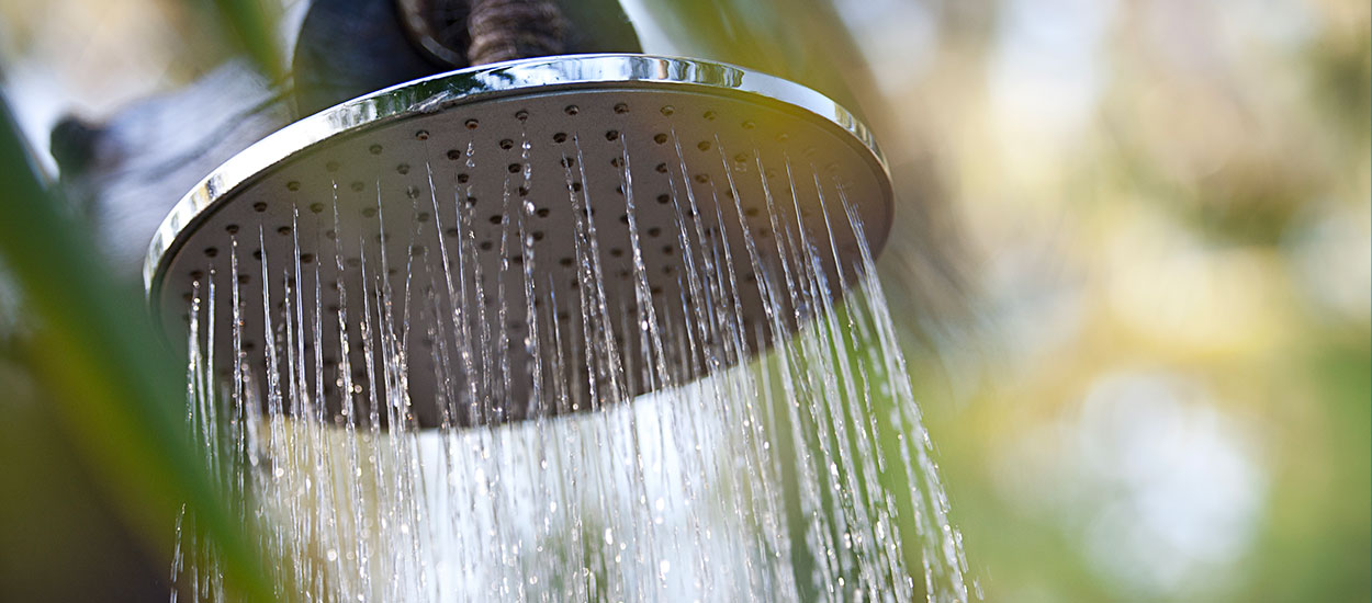 Tuto : Fabriquez votre propre douche solaire pour 50€