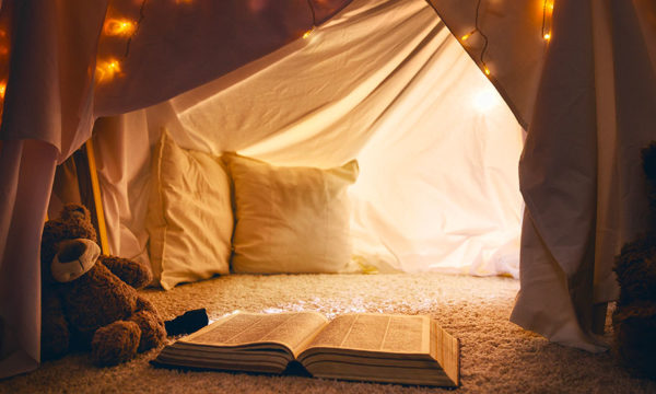 Coin lecture ou sieste pour enfants : 6 façons de leur aménager un espace douillet rien qu'à eux
