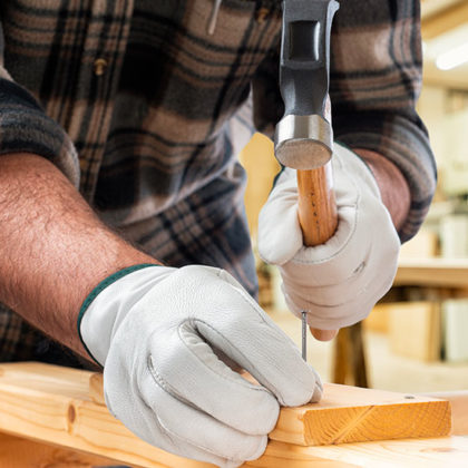 Journée des gauchers : des outils adaptés pour bricoler facilement