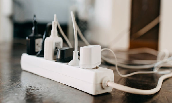 Électricité : comment réduire la consommation cachée des appareils en veille ?